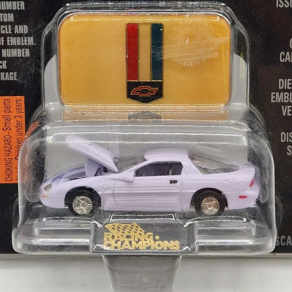 Racing Champions Mint Edition 29 1996 Chevy‎ Camaro Diecast Vehicle with Display